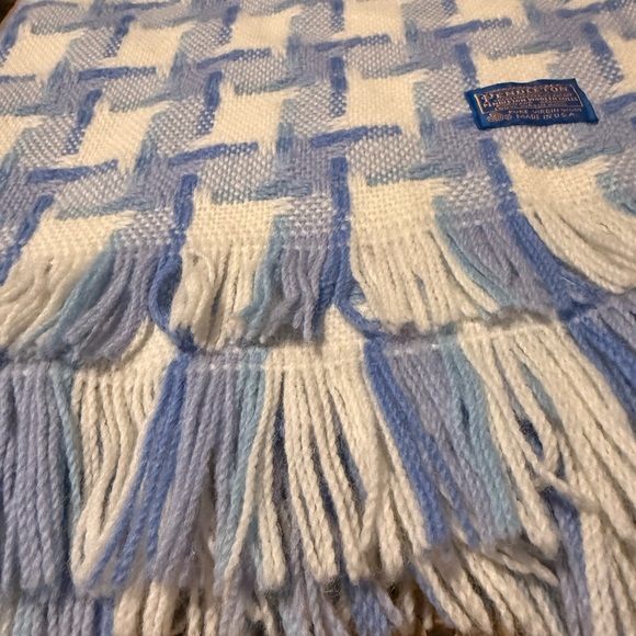 Pendleton Blue and Cream Wool Blanket - Picture 3 of 4